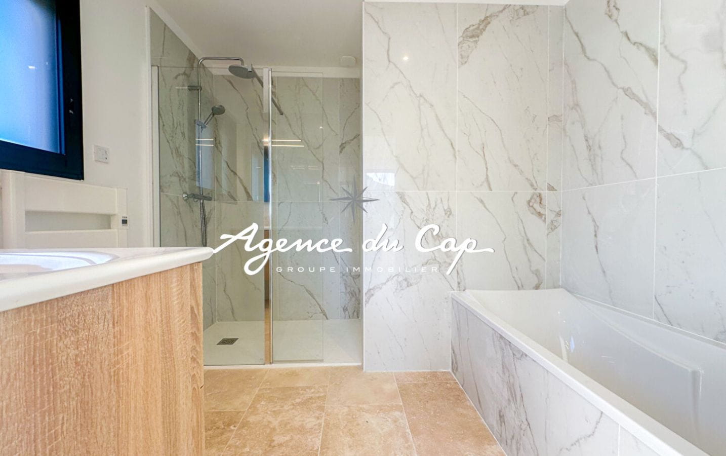 SAINT AYGULF VILLA VUE MER PANORAMIQUE 6 PIECES PISCINE GARAGE 245 m2 Image 6