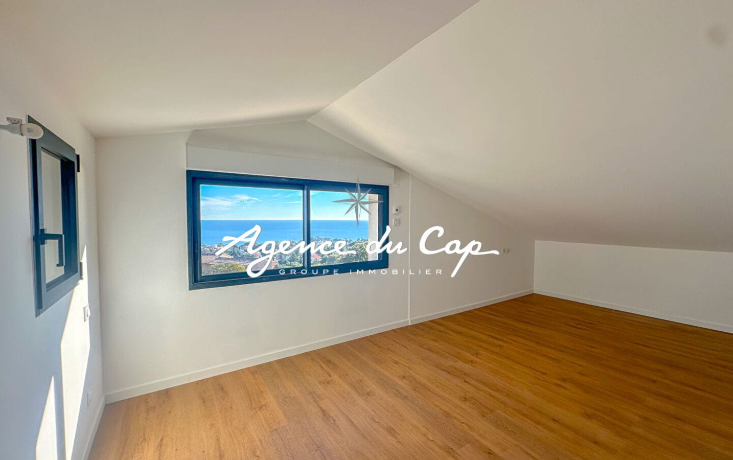 SAINT AYGULF VILLA VUE MER PANORAMIQUE 6 PIECES PISCINE GARAGE 245 m2 Image 7