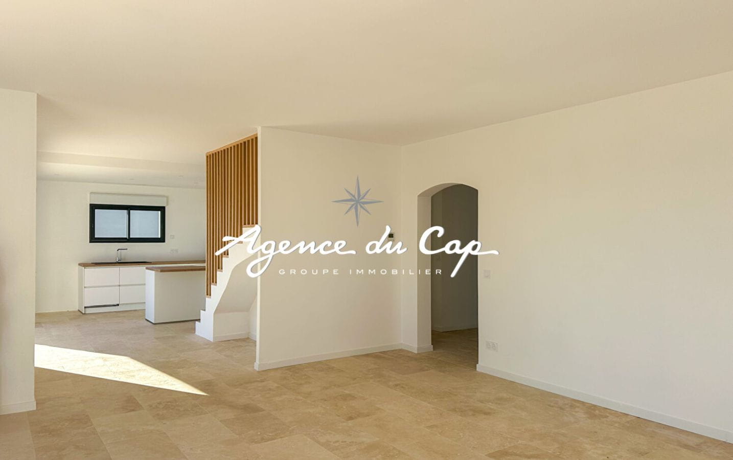 SAINT AYGULF VILLA VUE MER PANORAMIQUE 6 PIECES PISCINE GARAGE 245 m2 Image 9