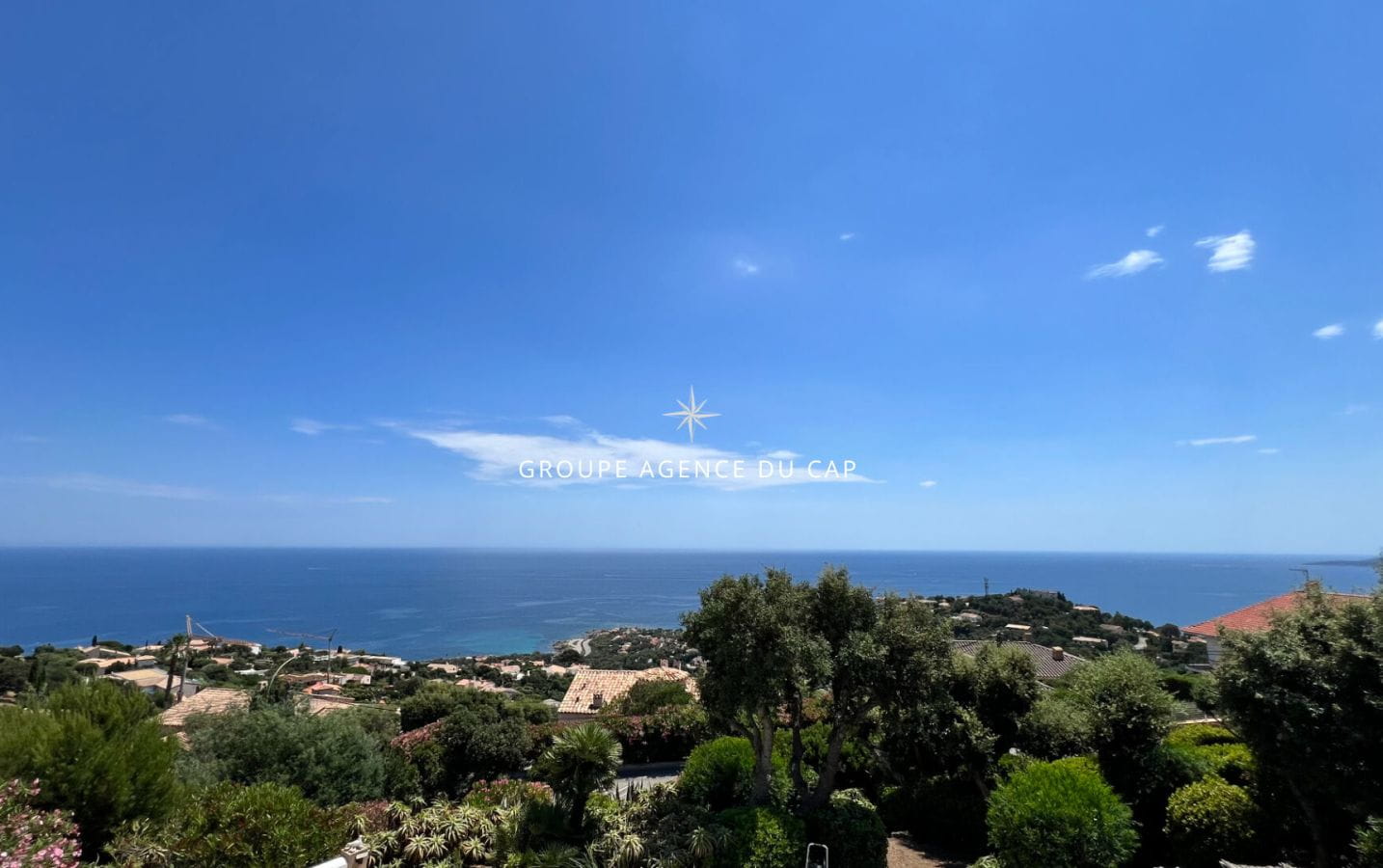 À VENDRE VILLA AVEC VUE MER 3 CHAMBRES PISCINE AU SEL, LES ISSAMBRES Image 12