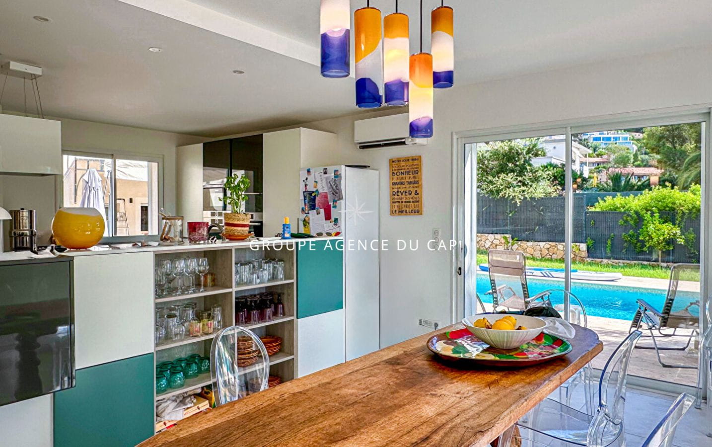 A VENDRE VILLA 6 PIECES 240M2 AVEC PISCINE LES ISSAMBRES A PIED DES PLAGES ET DES COMMERCES Image 0