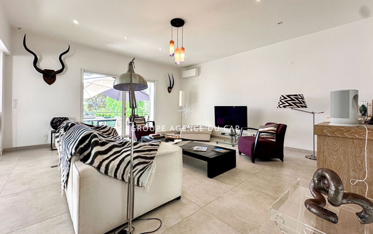 A VENDRE VILLA 6 PIECES 240M2 AVEC PISCINE LES ISSAMBRES A PIED DES PLAGES ET DES COMMERCES Image 6