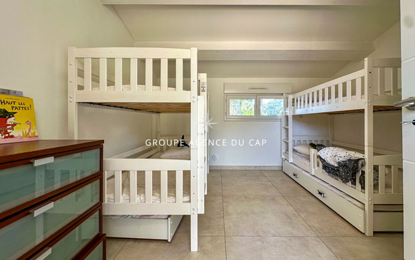 A VENDRE VILLA 6 PIECES 240M2 AVEC PISCINE LES ISSAMBRES A PIED DES PLAGES ET DES COMMERCES Image 7