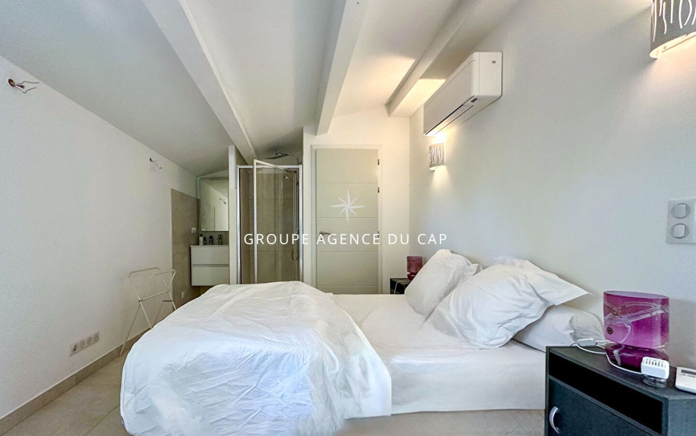 A VENDRE VILLA 6 PIECES 240M2 AVEC PISCINE LES ISSAMBRES A PIED DES PLAGES ET DES COMMERCES Image 8