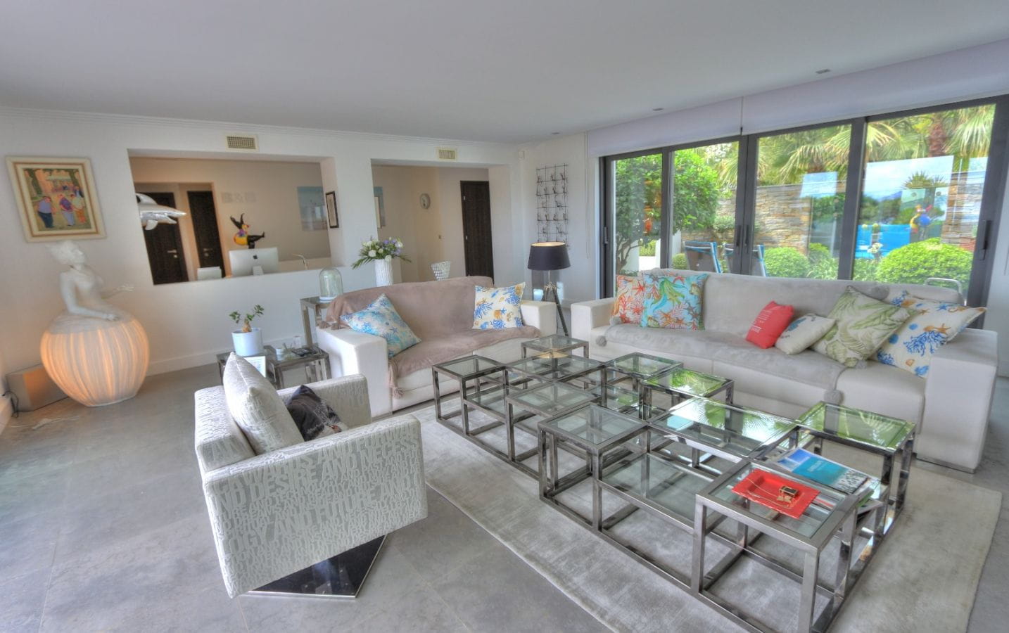 CONTEMPORARY VILLA 3/4 BEDROOMS ANNEX SEA VIEW NEAR THE SEA IN SAINTE-MAXIME Image 4