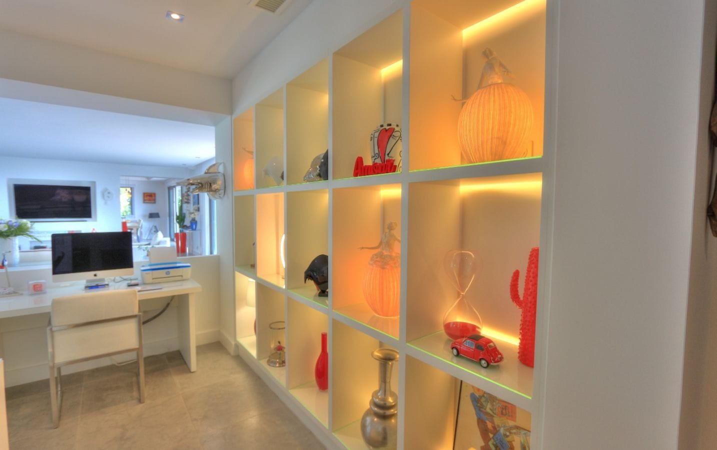 CONTEMPORARY VILLA 3/4 BEDROOMS ANNEX SEA VIEW NEAR THE SEA IN SAINTE-MAXIME Image 6