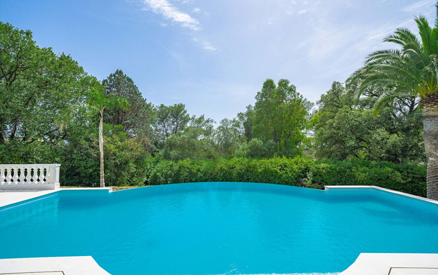 EMBLEMATIC BELLE EPOQUE VILLA PARK OF 8000sqm 9 ROOMS WITH SWIMMING POOL IN SAINT RAPHAEL VALESCURE NEAR GOLF courses Image 1