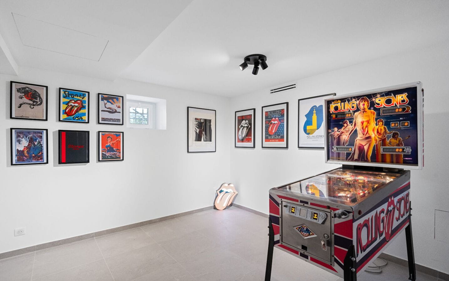 VILLA BELLE EPOQUE EMBLEMATIQUE  PARC DE 8000m² 9 PIECES  AVEC PISCINE A SAINT RAPHAEL VALESCURE PROCHE GOLFS Image 11