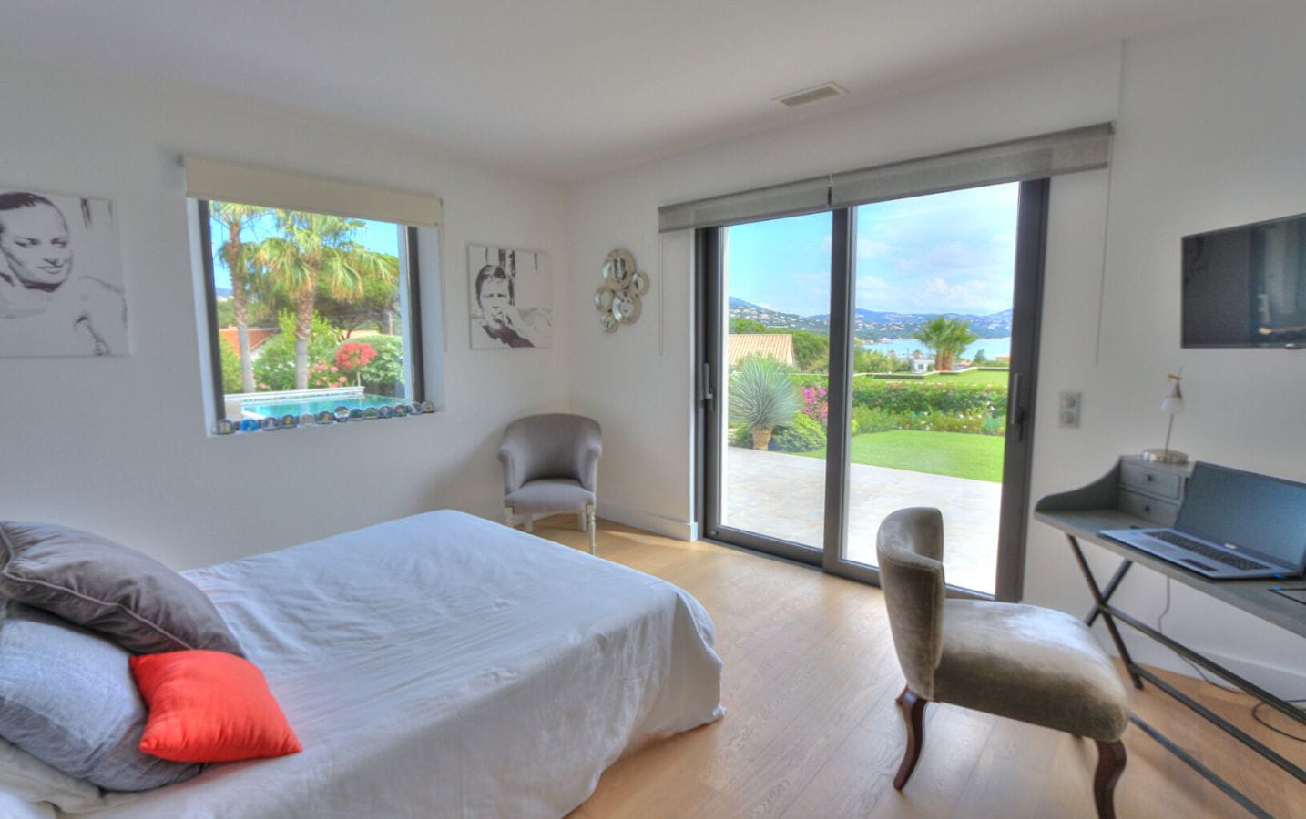 CONTEMPORARY 3/4 BEDROOM VILLA WITH ANNEX, SEA VIEW, CLOSE TO THE SEA IN SAINTE-MAXIME Image 6