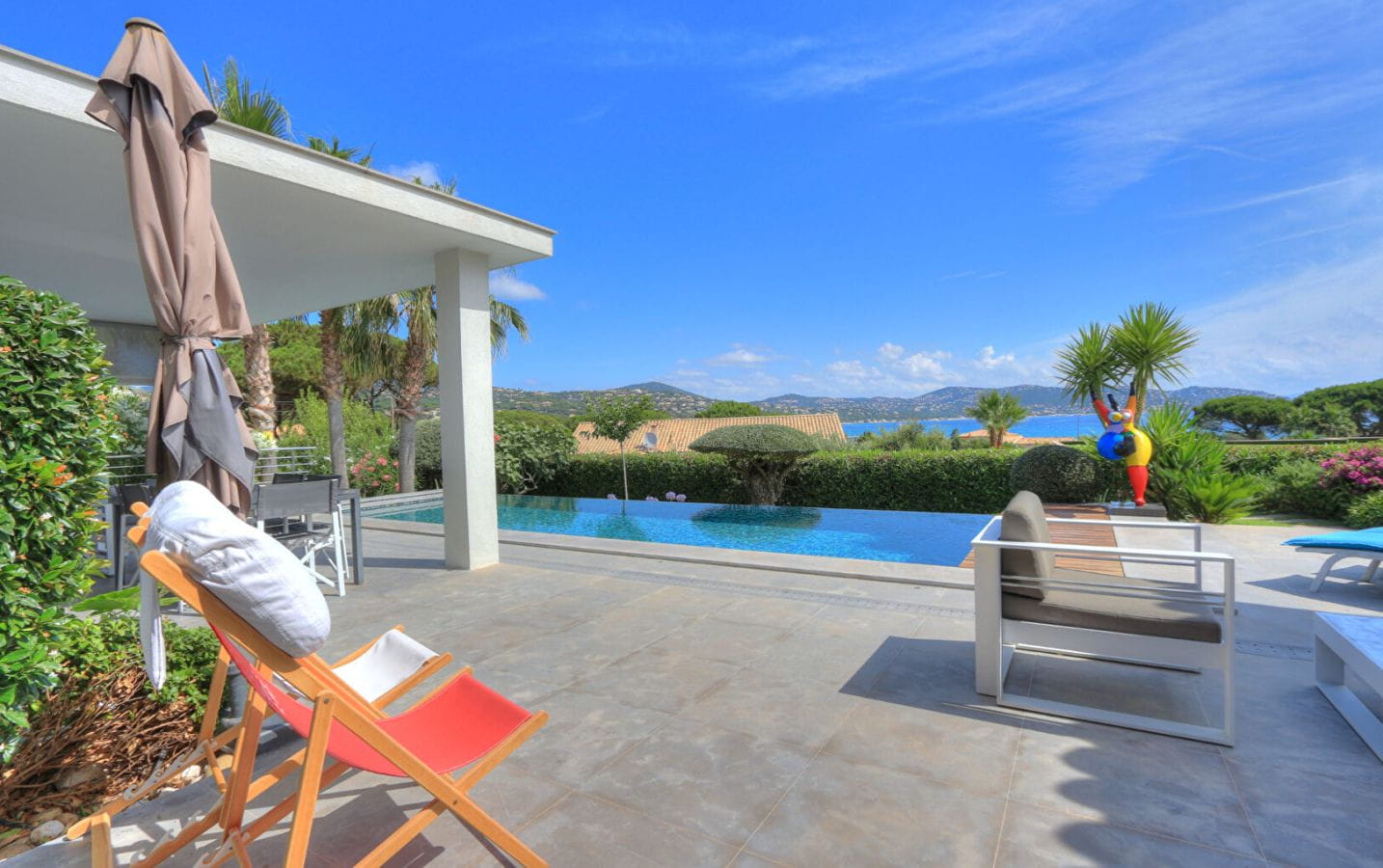 VILLA CONTEMPORAINE 3/4 CHAMBRES AVEC ANNEXE, VUE MER, PROCHE DE LA MER À SAINTE-MAXIME Image 0