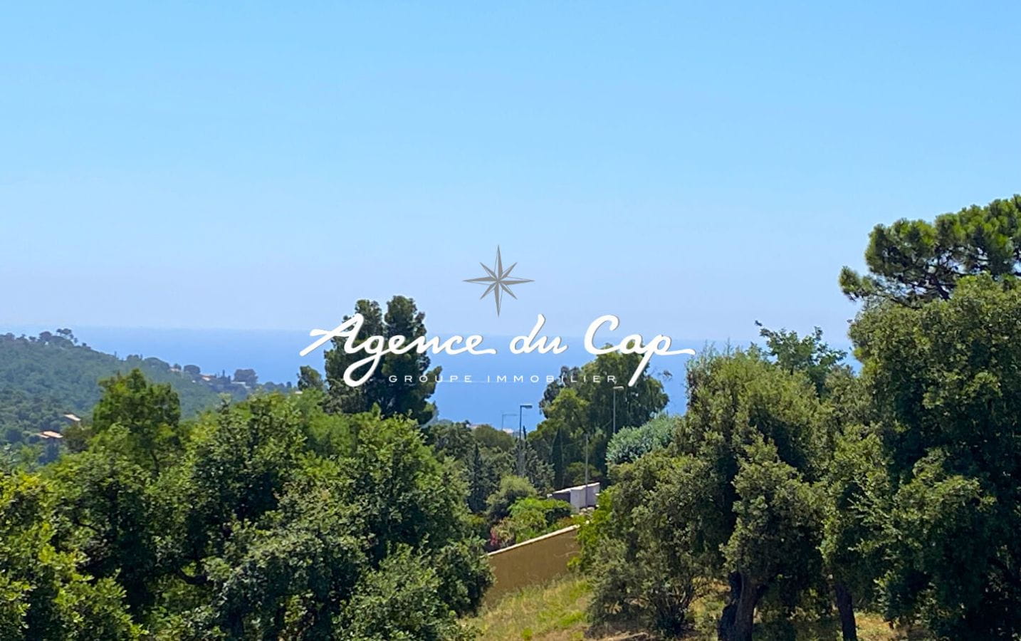 A VENDRE VILLA 5 PIECES VUE MER AVEC GRAND TERRAIN ET TENNIS PRIVE Image 0