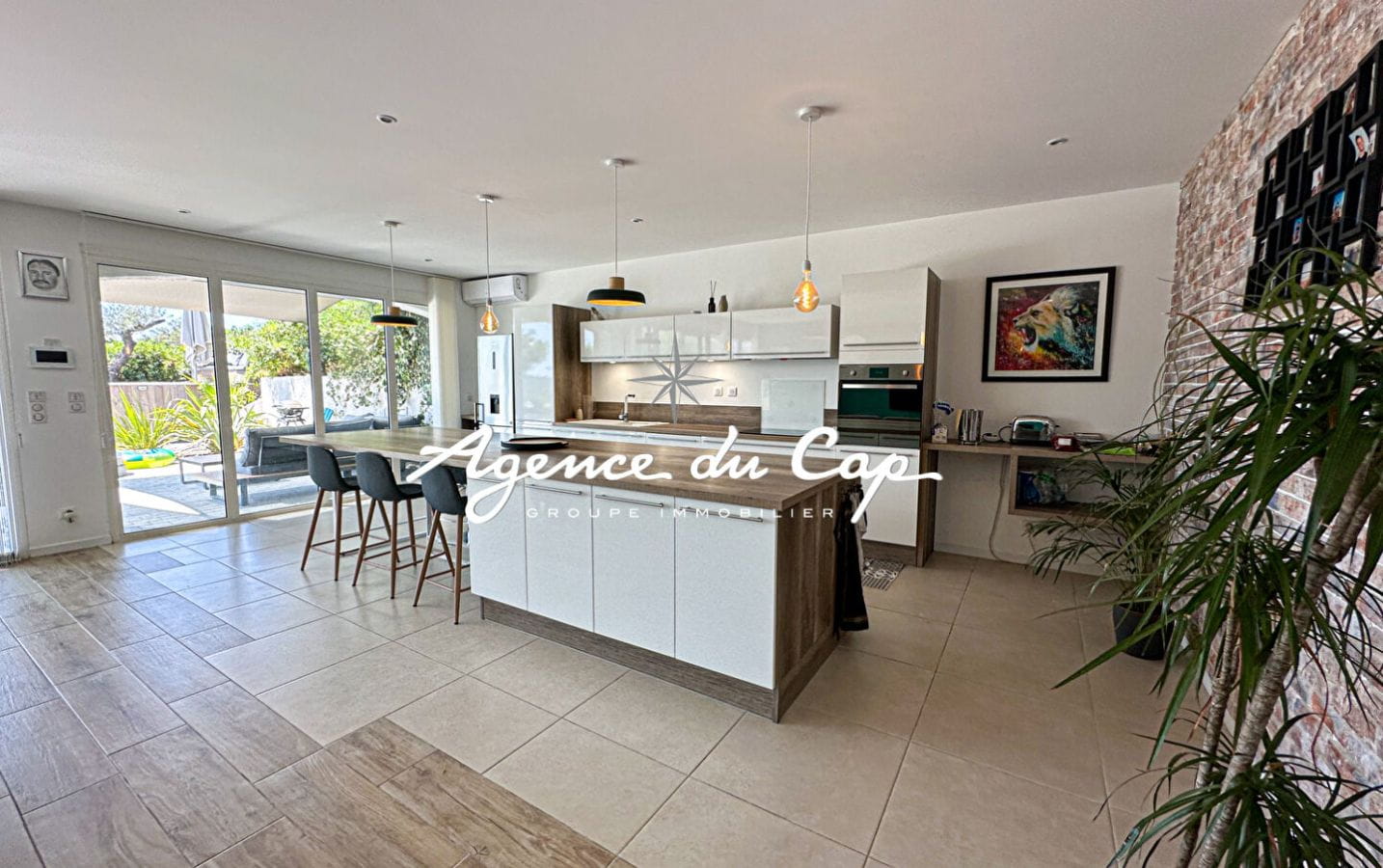 A VENDRE VILLA 5 PIECES VUE MER AVEC GRAND TERRAIN ET TENNIS PRIVE Image 5