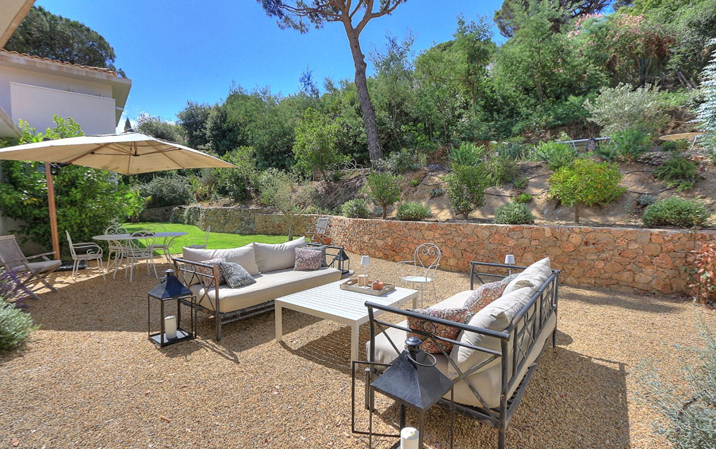 VILLA CONTEMPORAINE VUE MER PROCHE CENTRE 4 CHAMBRES GARAGE PISCINE SAINTE-MAXIME Image 10