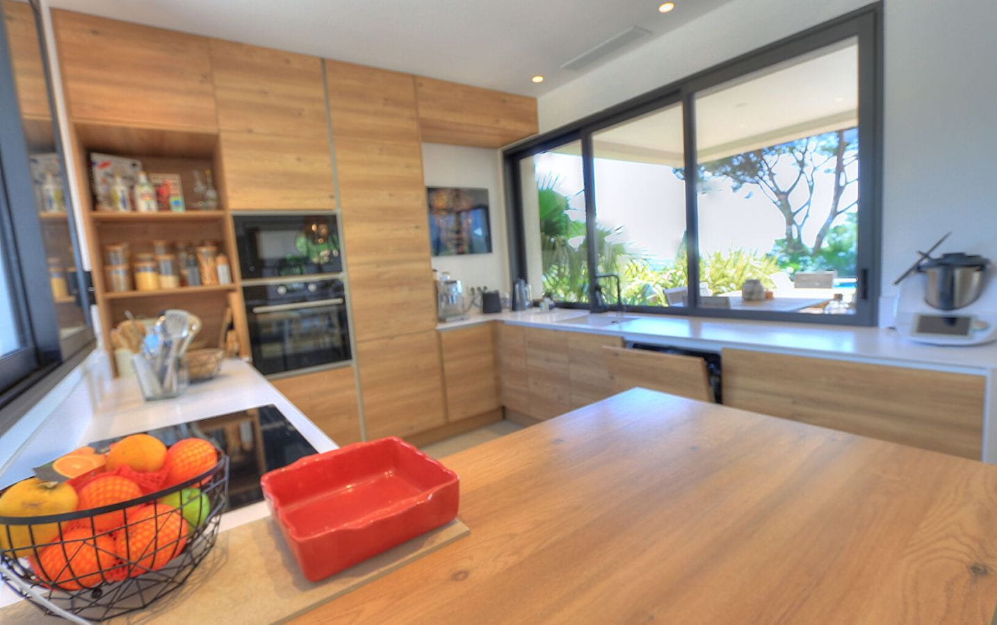 VILLA CONTEMPORAINE VUE MER PROCHE CENTRE 4 CHAMBRES GARAGE PISCINE SAINTE-MAXIME Image 3