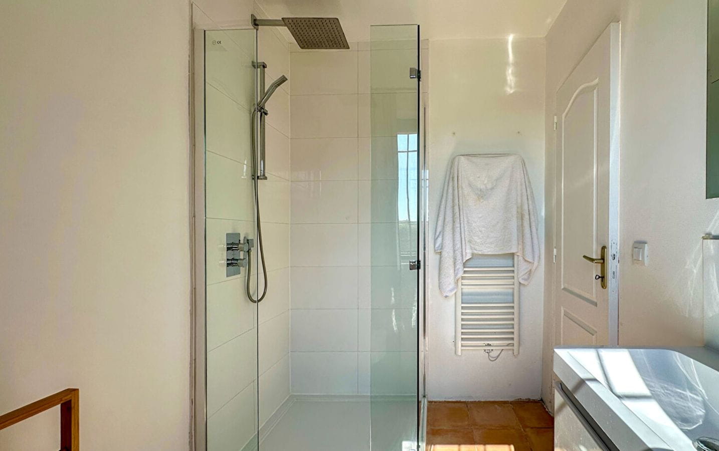 À VENDRE  VILLA PROVENÇALE  7 PIÈCES AVEC PISCINE, GARAGE ET VUE MER PANORAMIQUE Image 10