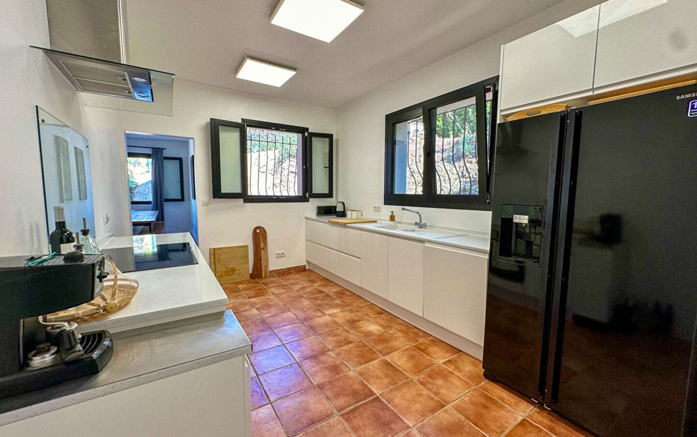 À VENDRE  VILLA PROVENÇALE  7 PIÈCES AVEC PISCINE, GARAGE ET VUE MER PANORAMIQUE Image 6