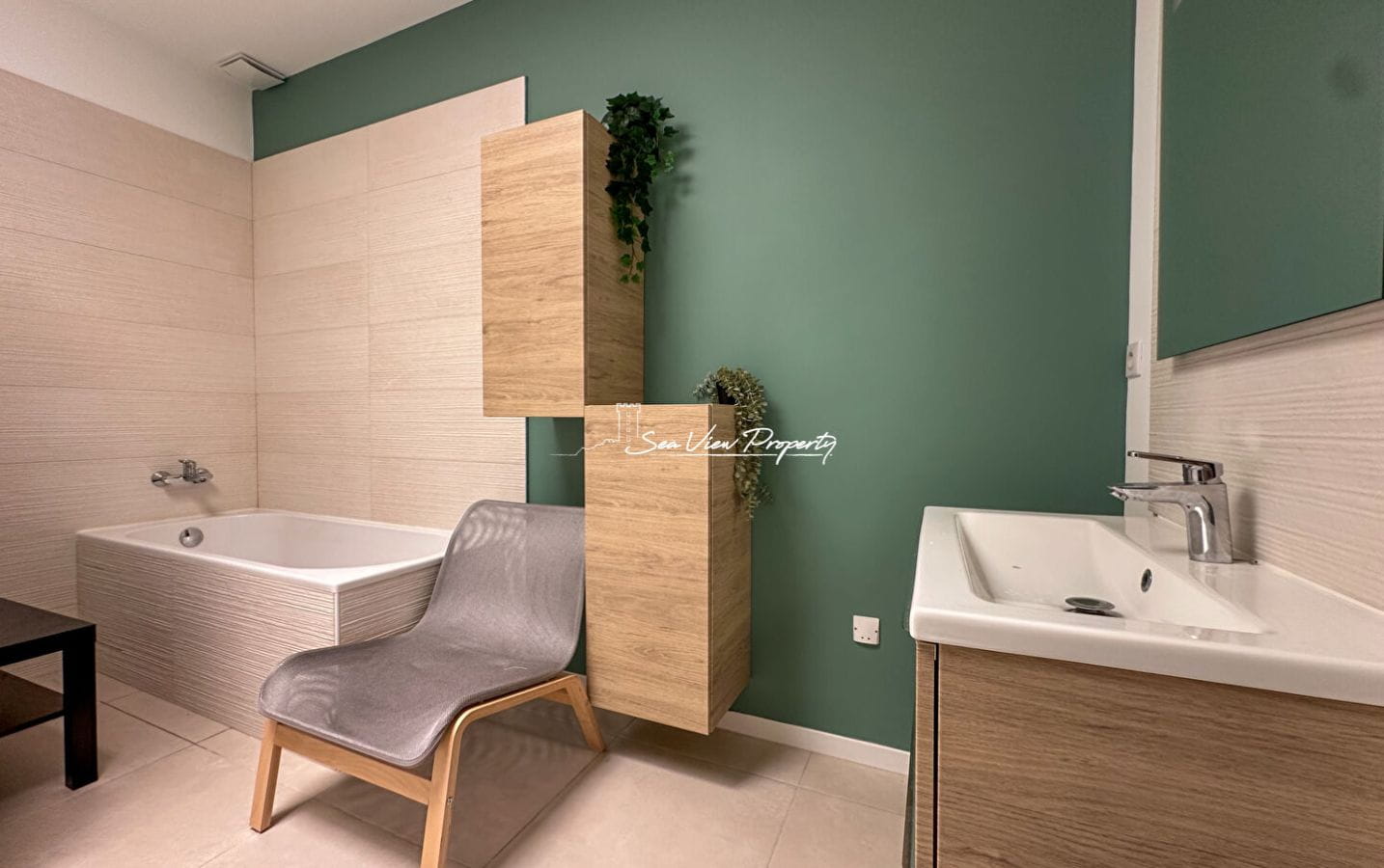 À VENDRE VILLA 5 PIÈCES AVEC VUE MER, GRAND TERRAIN ET TENNIS PRIVÉ Image 8