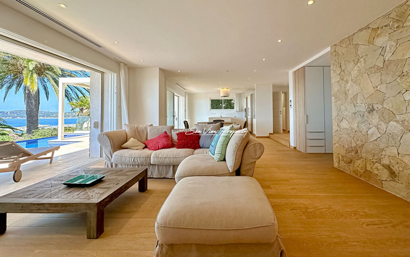 VILLA CONTEMPORAINE A VENDRE  AVEC VUE MER PANORAMIQUE GARAGE ET PISCINE AUX ISSAMBRES Image 7