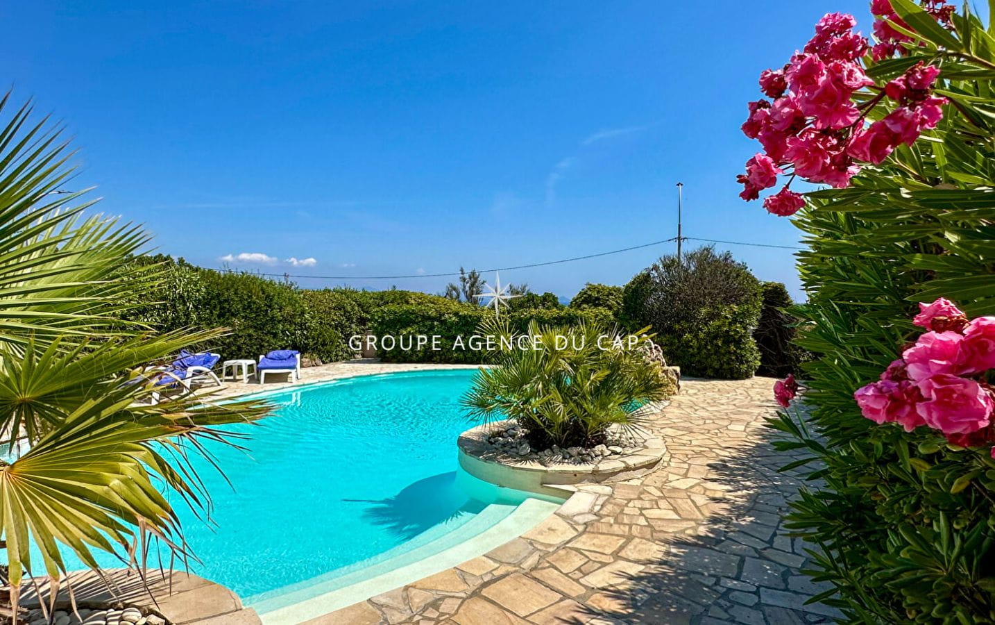 VILLA À 50M DE LA MER 4 CHAMBRES PISCINE PARKING VUE MER PANORAMIQUE, AUX ISSAMBRES Image 1