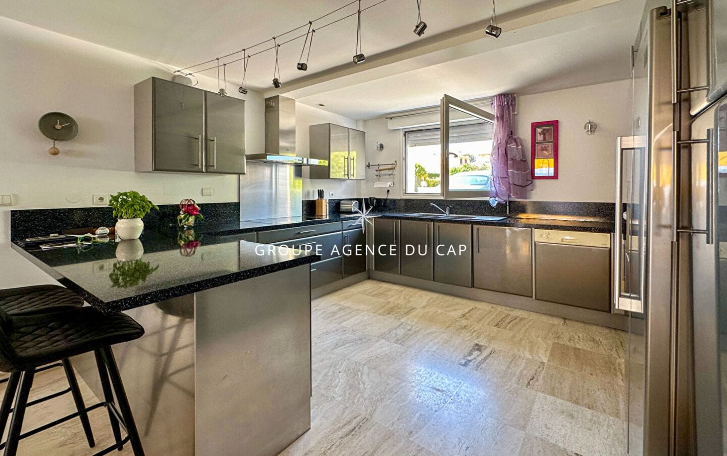 VILLA À 50M DE LA MER 4 CHAMBRES PISCINE PARKING VUE MER PANORAMIQUE, AUX ISSAMBRES Image 5