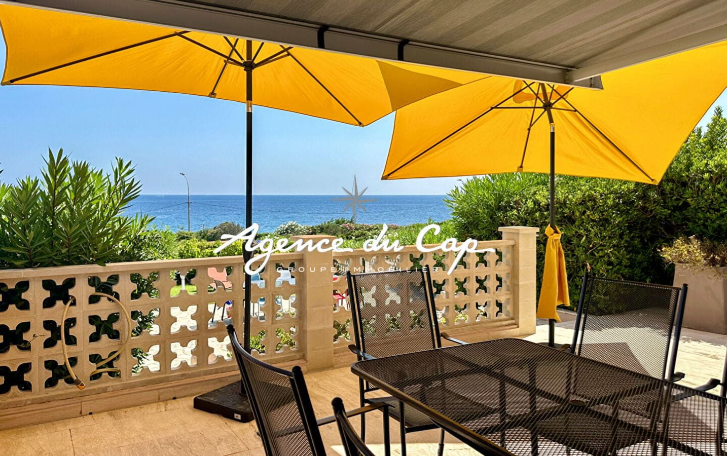 VILLA ON FOOT FROM THE SEA 4 BEDROOMS POOL PARKING PANORAMIC SEA VIEW Image 0