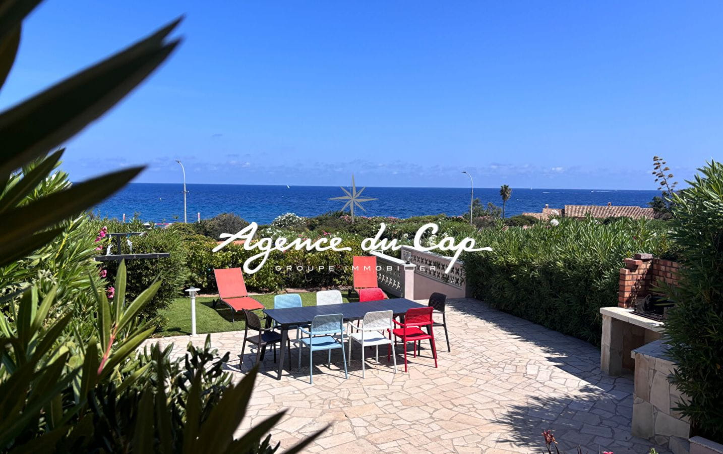 VILLA ON FOOT FROM THE SEA 4 BEDROOMS POOL PARKING PANORAMIC SEA VIEW Image 3