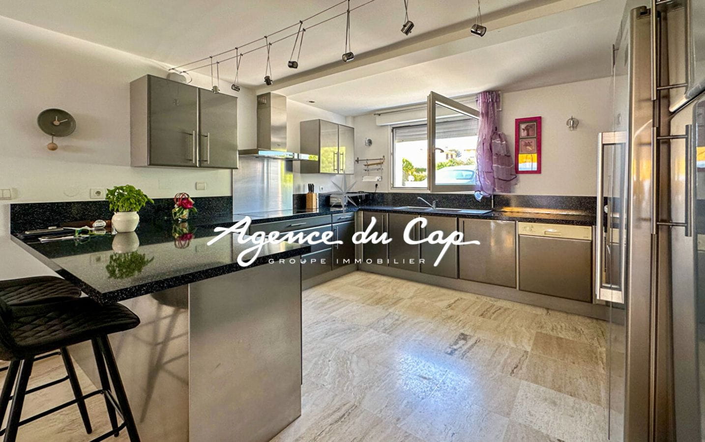 VILLA ON FOOT FROM THE SEA 4 BEDROOMS POOL PARKING PANORAMIC SEA VIEW Image 5