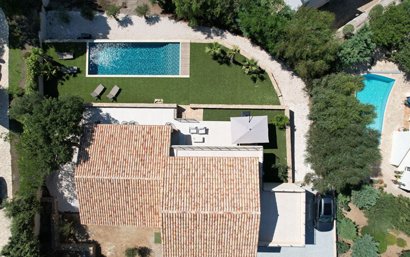 À VENDRE VILLA DE 6 PIÈCES AVEC DOUBLE GARAGE PISCINE TERRAIN DE PÉTANQUE ET VUE MER, AUX ISSAMBRES Image 2