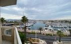 For sale, on the old port of Saint Raphael with sea and port view, spacious 4-room apartment on the upper floor. Min 9