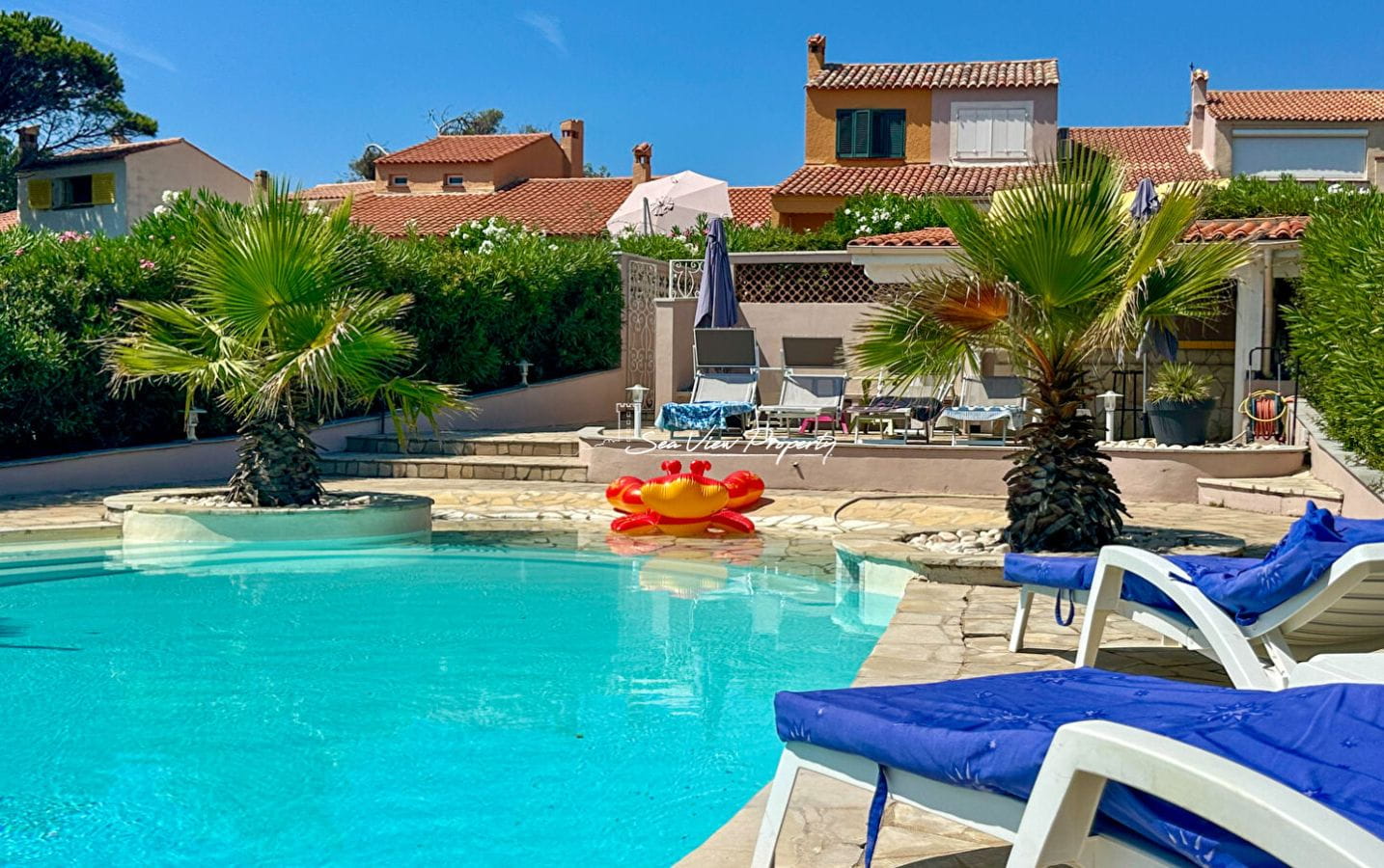 VILLA A PIED DE LA MER AVEC 4 CHAMBRES PISCINE PARKING VUE MER PANORAMIQUE, AUX ISSAMBRES Image 1