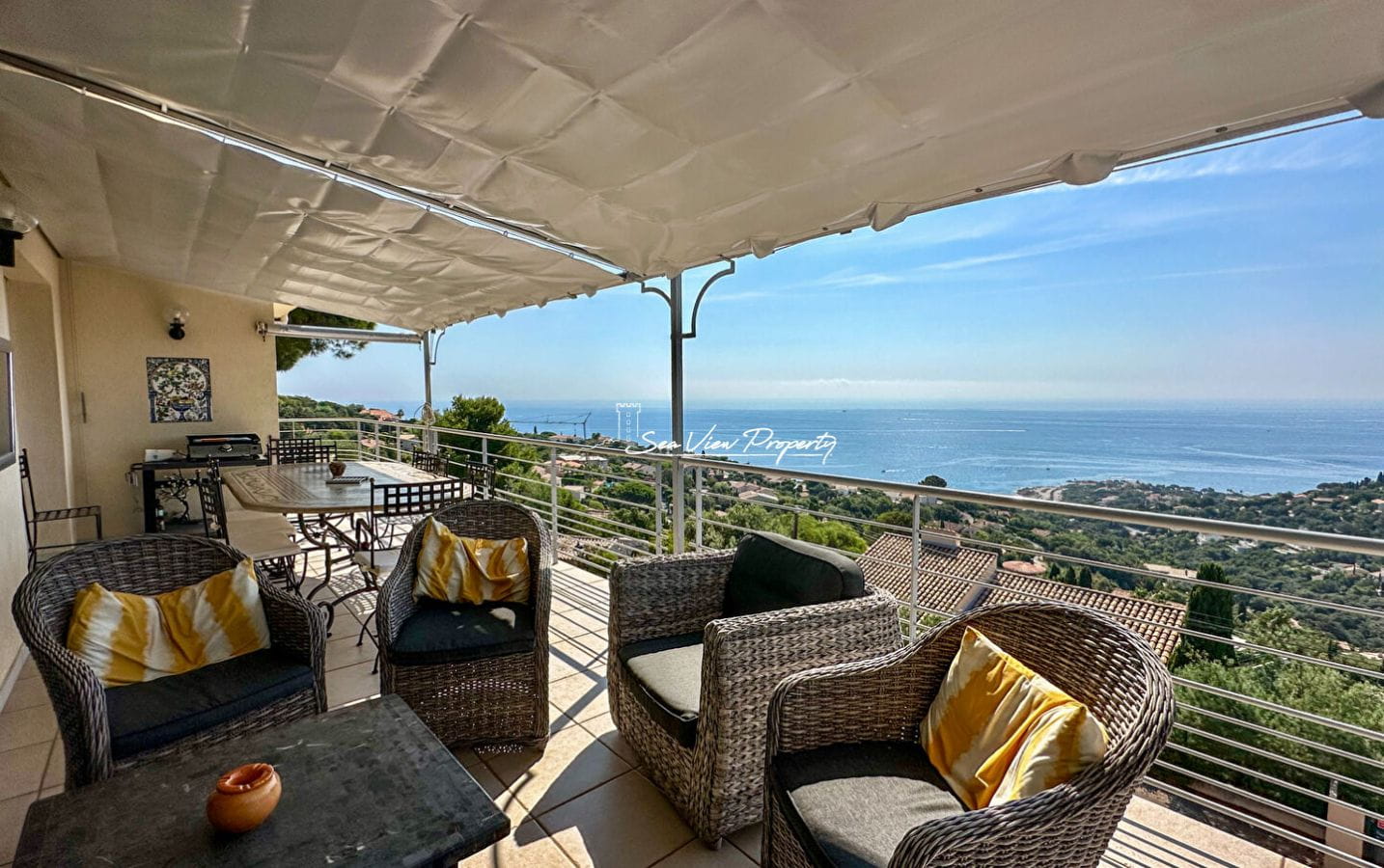 VILLA VUE MER PANORAMIQUE 5 CHAMBRES GARAGE PISCINE, LES ISSAMBRES Image 0