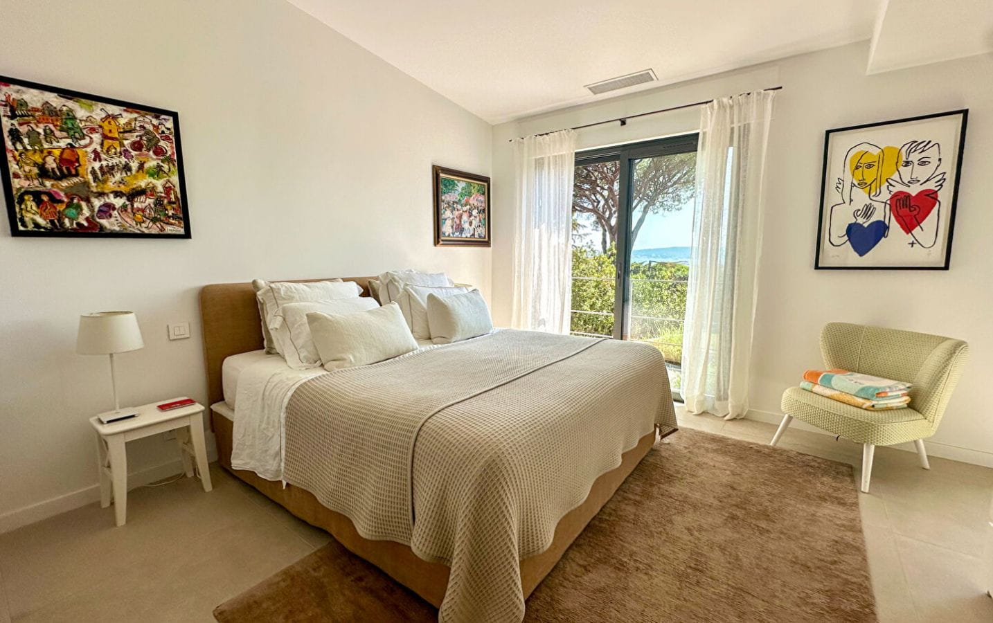 VILLA CONTEMPORAINE À VENDRE DE 213 M² AVEC VUE MER SALLE DE SPORT CAVE À VIN ET GARAGE, SUR LE GOLFE DE SAINT-TROPEZ, À PROXIMITÉ DU CENTRE-VILLE DE SAINTE MAXIME Image 7