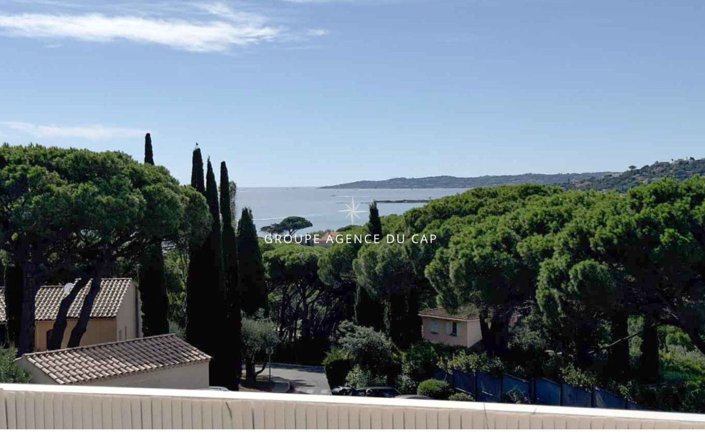 À VENDRE APPARTEMENT T2 DE 27M2 VUE MER DANS UNE RÉSIDENCE PRISÉE AVEC PISCINE, À PIED DES PLAGES À SAINTE MAXIME Image 0
