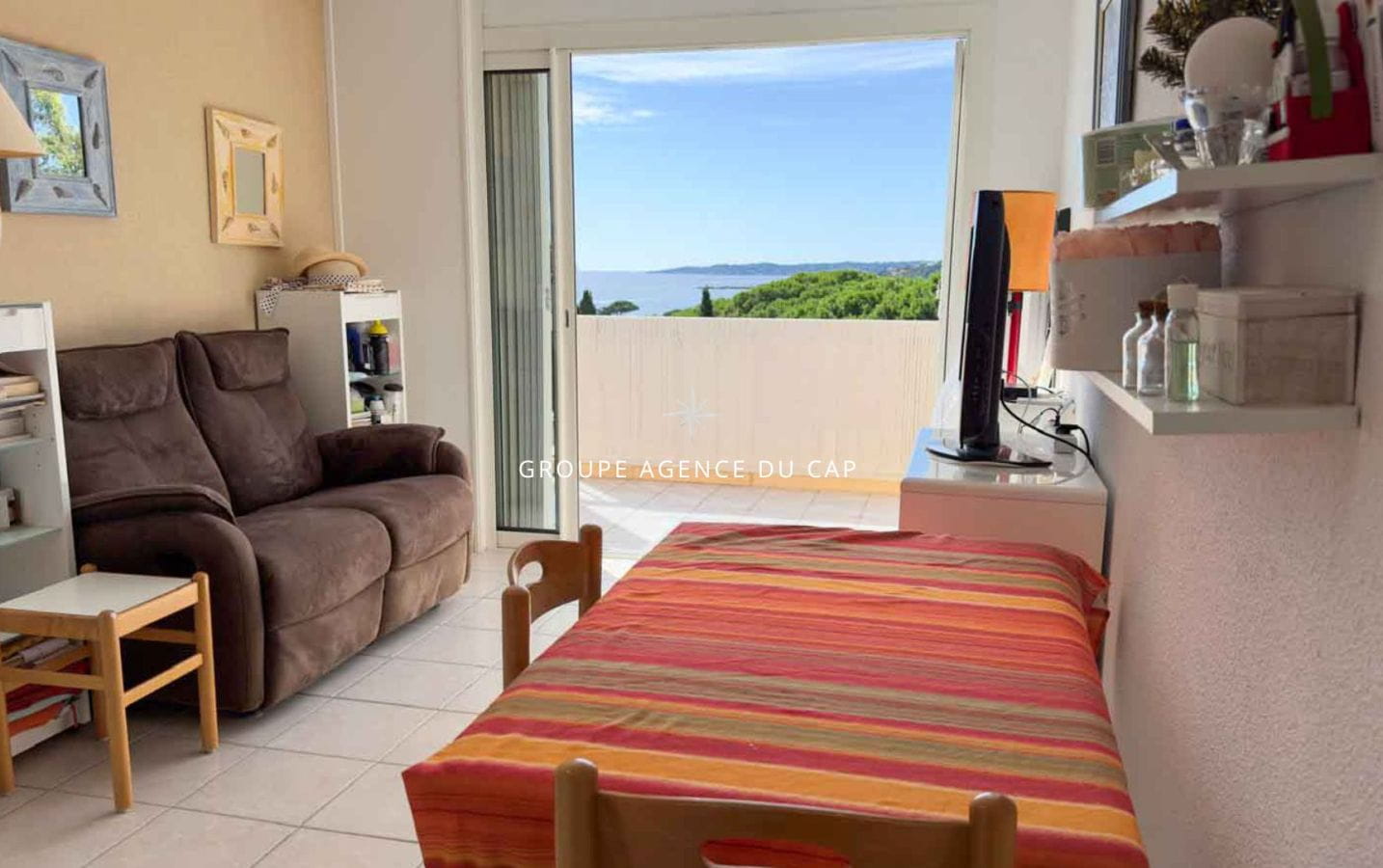 À VENDRE APPARTEMENT T2 DE 27M2 VUE MER DANS UNE RÉSIDENCE PRISÉE AVEC PISCINE, À PIED DES PLAGES À SAINTE MAXIME Image 3