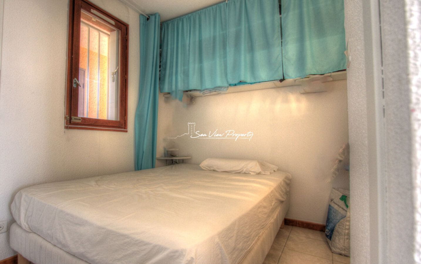 A VENDRE APPARTEMENT T.2 DE 27M2 VUE MER DANS UNE RESIDENCE PRISEE AVEC PISCINE, A PIED DES PLAGES A SAINTE MAXIME Image 3