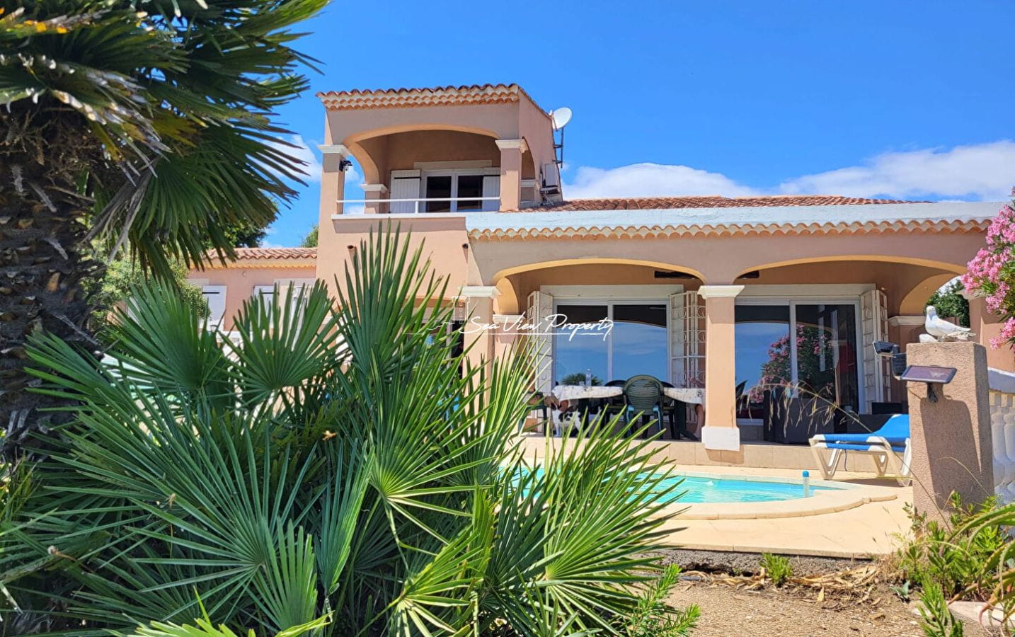 À Vendre Villa Avec Vue Mer 3 Chambres Garage Et Buanderie Piscine ImplantÉe Sur Un Joli Terrain, Aux Issambres Image 2