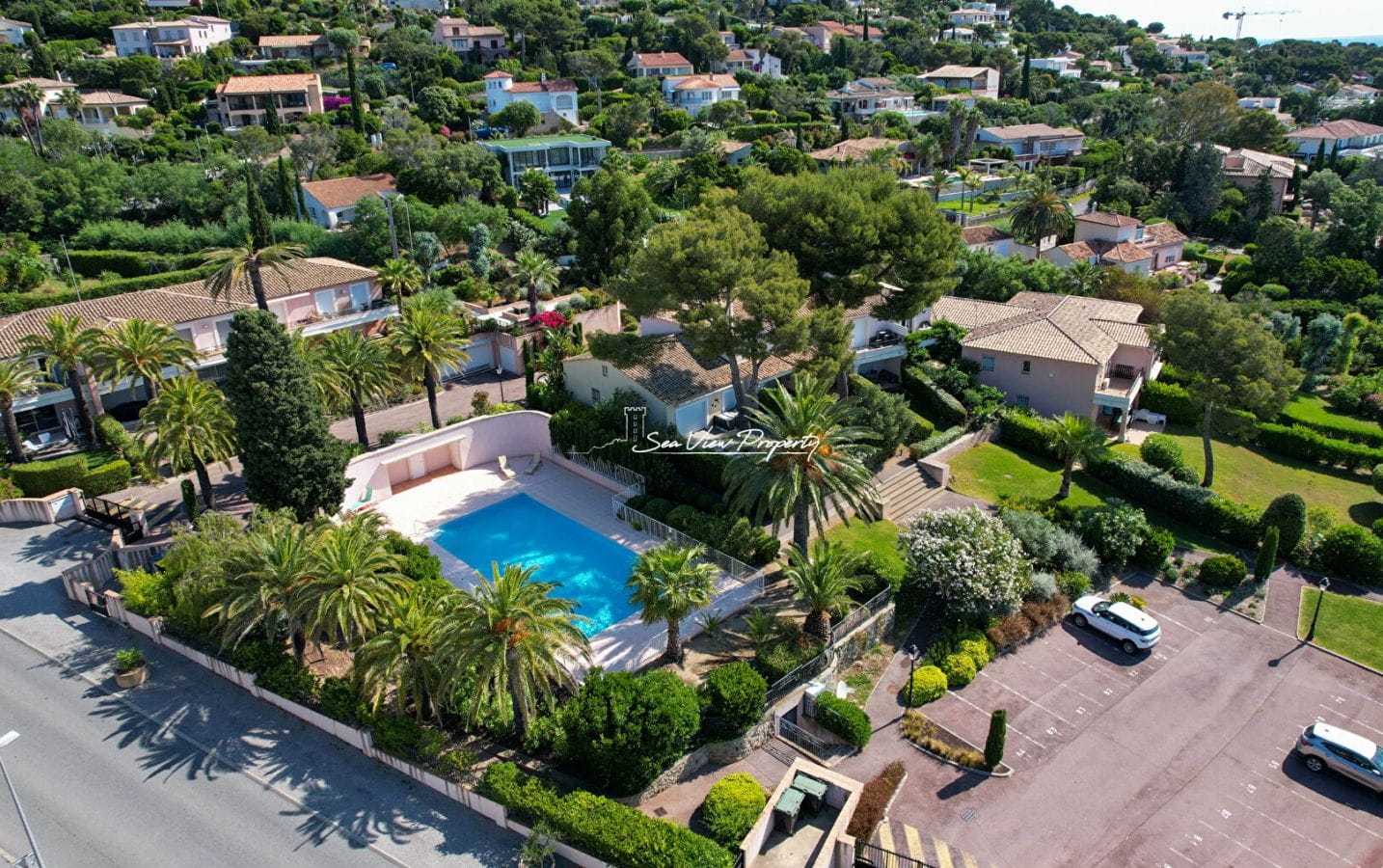 MAZET VUE MER 90M² 4 PIECES  DANS UNE RÉSIDENCE AVEC PISCINE ET PLACES DE PARKINGS AUX ISSAMBRES Image 1