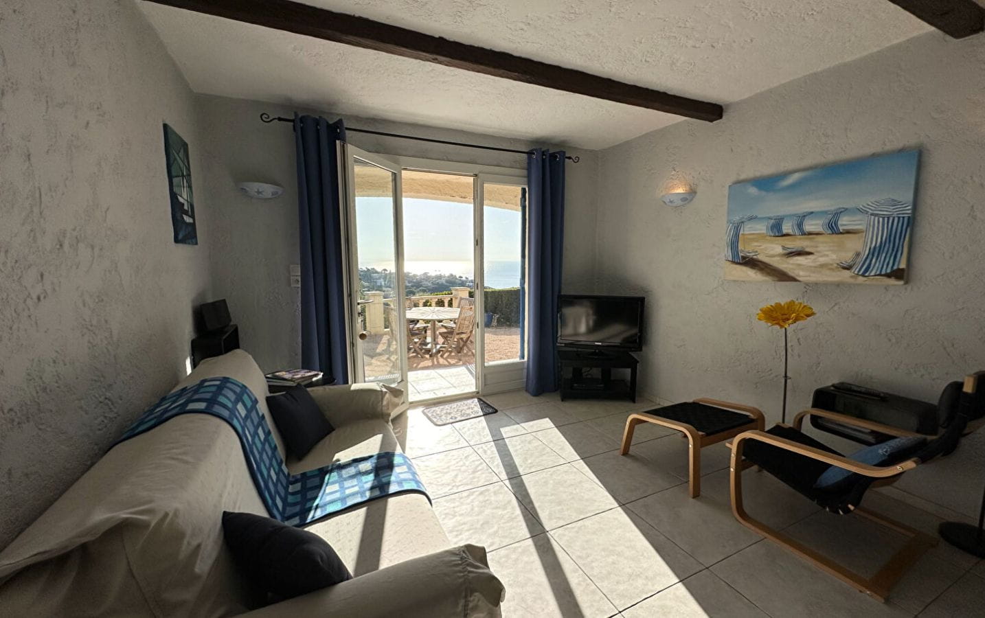 VILLA DE 173M²  VUE MER 5 PIÈCES COMPRENANT 4 CHAMBRES AVEC PISCINE ET GARAGE  SITUÉE AUX ISSAMBRES Image 7