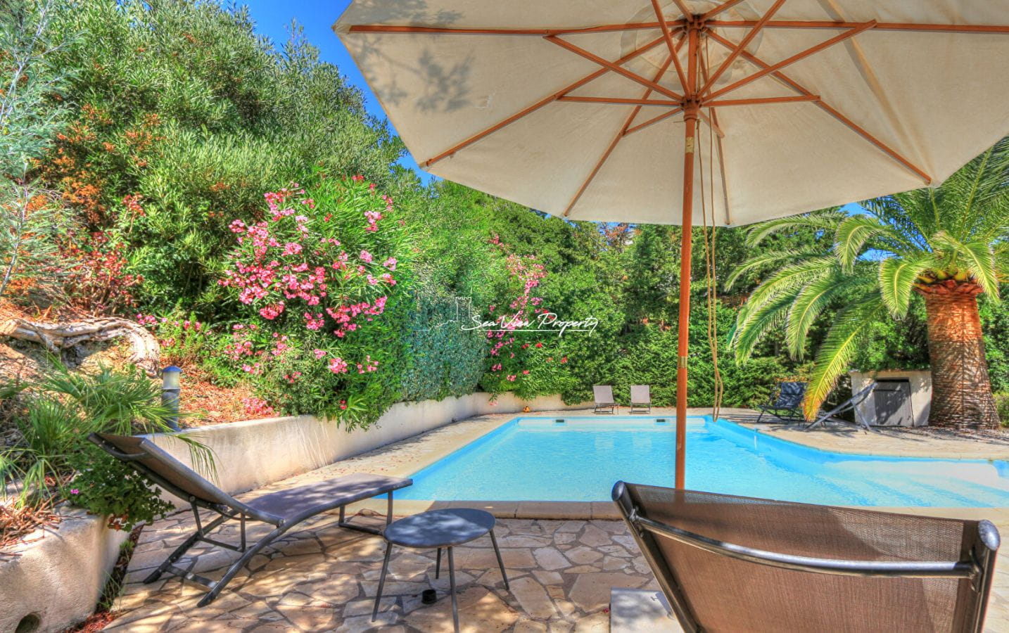 VILLA RÉNOVÉE DE 147 M² 6 PIÈCES VUE MER GARAGE ARROSAGE AUTOMATIQUE DOUCHE EXTÉRIEURE ET PISCINE, AUX ISSAMBRES Image 1