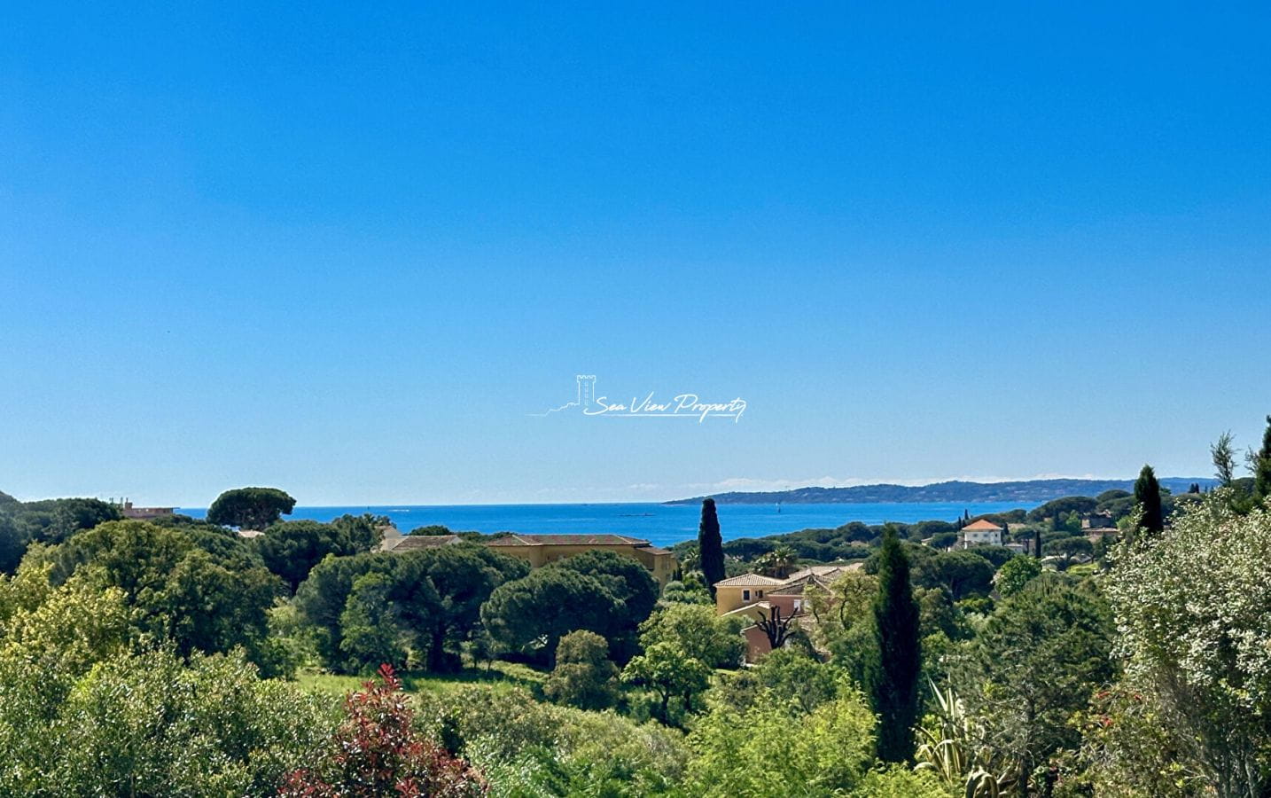 VILLA CONTEMPORAINE AVEC VUE MER ET COLLINES 5 CHAMBRES PISCINE ET GARAGE DOUBLE BORNE DE RECHARGE POUR VOITURE, PROCHE DES PLAGES AUX ISSAMBRES Image 0