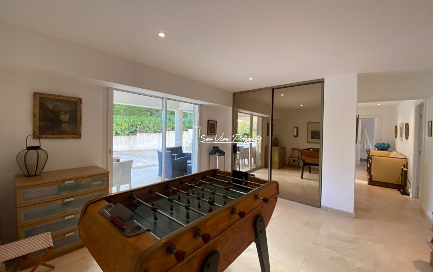 VILLA CONTEMPORAINE AVEC VUE MER ET COLLINES 5 CHAMBRES PISCINE ET GARAGE DOUBLE BORNE DE RECHARGE POUR VOITURE, PROCHE DES PLAGES AUX ISSAMBRES Image 8