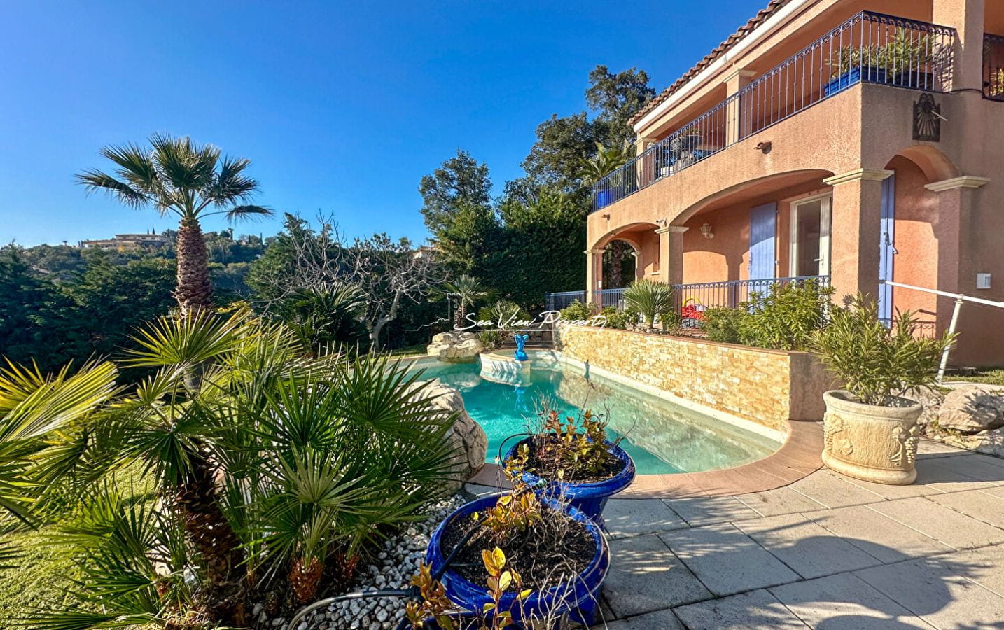 VILLA VUE MER 170M² 5 PIÈCES SUR LE GOLFE DE SAINT-TROPEZ EXPOSITION SUD SALLE DE SPORT JACUZZI ET PISCINE, À SAINTE MAXIME Image 1