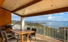 À VENDRE VILLA VUE MER, 5 CHAMBRES, BUREAU, GRANDES TERRASSES, PISCINE ET POOL HOUSE, GARAGE, AUX ISSAMBRES Min 5