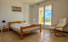 À VENDRE VILLA VUE MER, 5 CHAMBRES, BUREAU, GRANDES TERRASSES, PISCINE ET POOL HOUSE, GARAGE, AUX ISSAMBRES Min 9