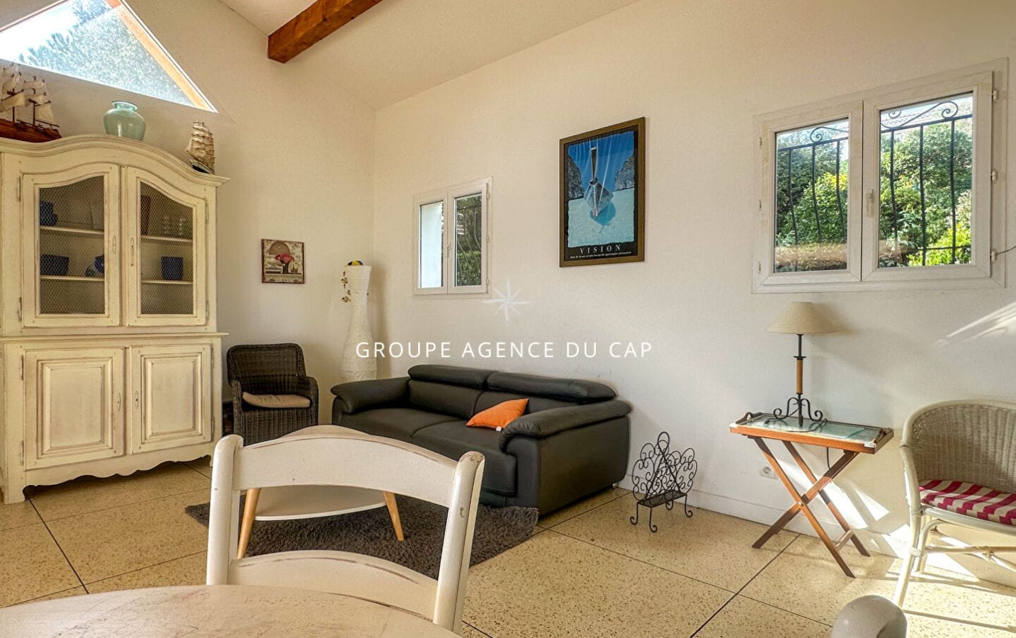 FOR SALE VILLA WITH SEA VIEW, 5 BEDROOMS, OFFICE, LARGE TERRACES, SWIMMING POOL AND POOL HOUSE, GARAGE, IN LES ISSAMBRES Image 2