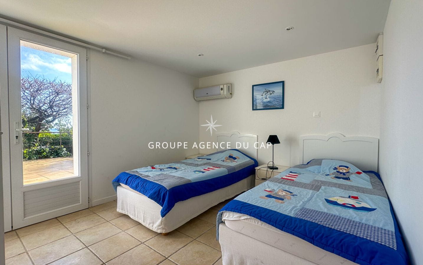 FOR SALE VILLA WITH SEA VIEW, 5 BEDROOMS, OFFICE, LARGE TERRACES, SWIMMING POOL AND POOL HOUSE, GARAGE, IN LES ISSAMBRES Image 7