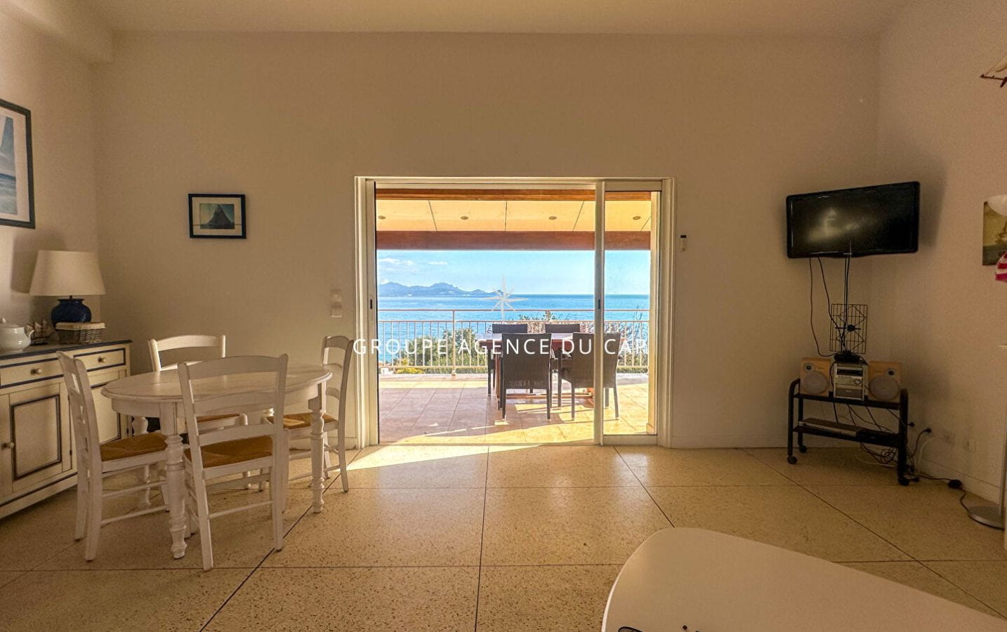 SOUS COMPROMIS DE VENTE —  À VENDRE VILLA VUE MER, 5 CHAMBRES, BUREAU, GRANDES TERRASSES, PISCINE ET POOL HOUSE, GARAGE, AUX ISSAMBRES Image 3