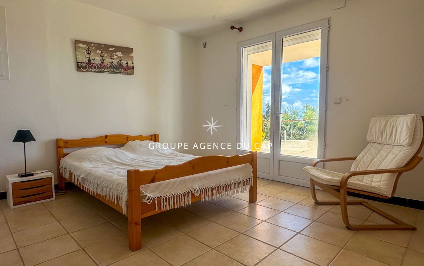 SOUS COMPROMIS DE VENTE —  À VENDRE VILLA VUE MER, 5 CHAMBRES, BUREAU, GRANDES TERRASSES, PISCINE ET POOL HOUSE, GARAGE, AUX ISSAMBRES Image 9