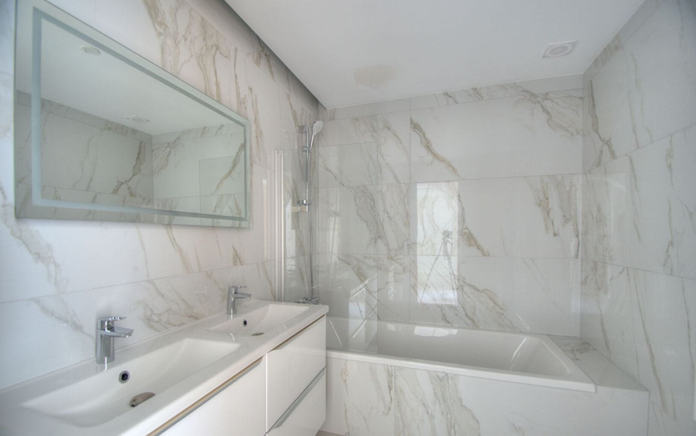 APPARTEMENT VUE MER 4 PIECES TERRASSE JARDIN CALME 2 PARKINGS PLAGES ET COMMERCES A 100 M Image 12