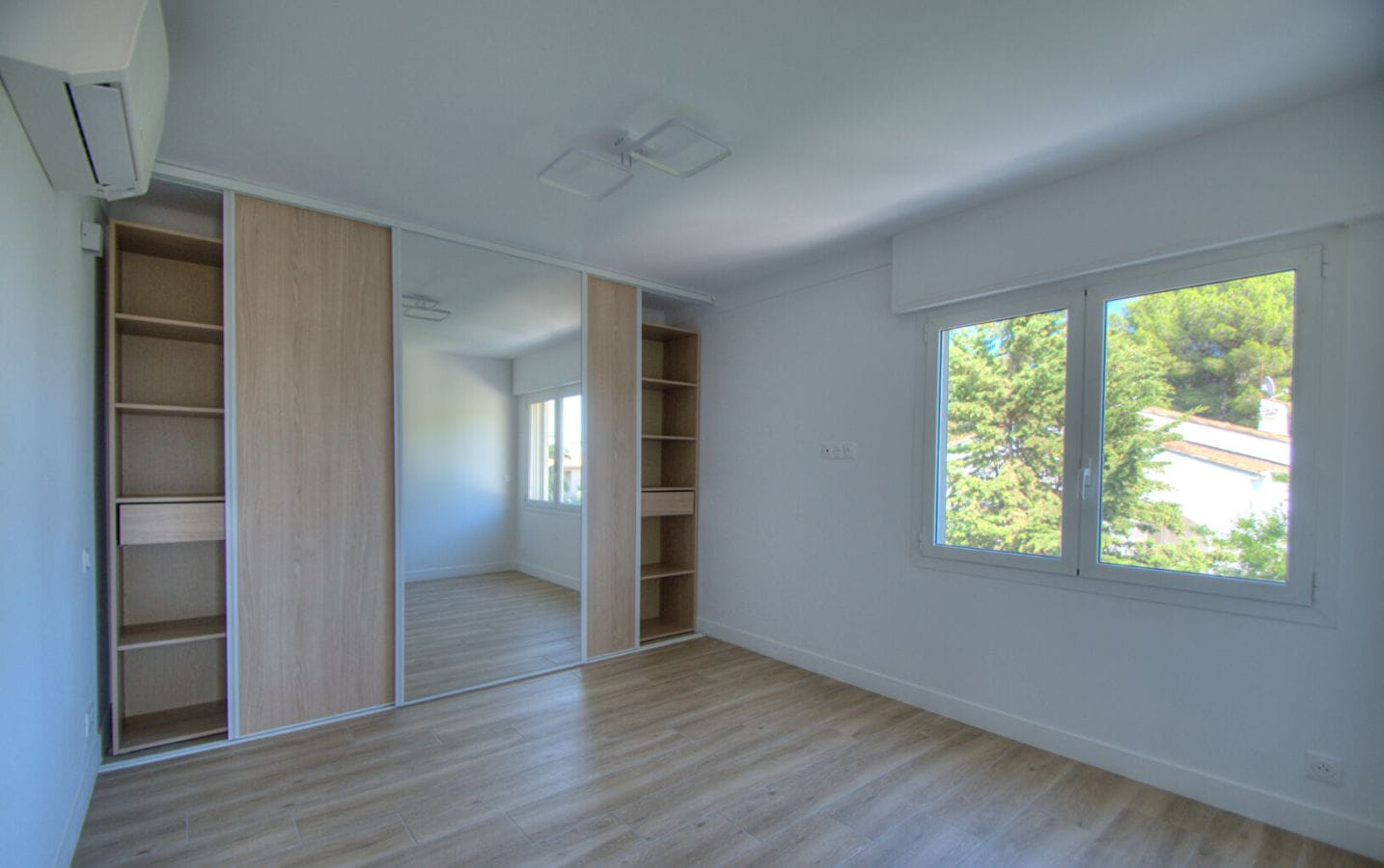 APPARTEMENT VUE MER 4 PIECES TERRASSE JARDIN CALME 2 PARKINGS PLAGES ET COMMERCES A 100 M Image 13